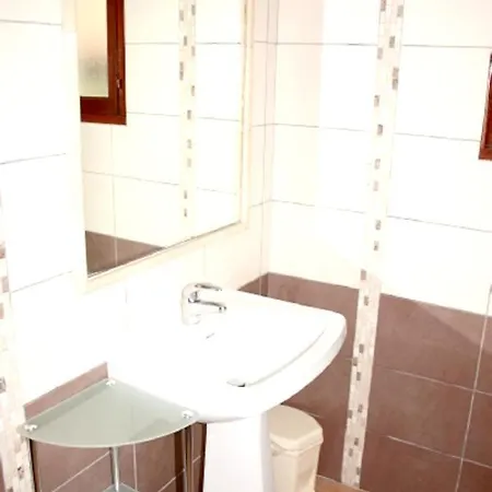 Maison De 2 Chambres Avec Piscine Partagee Et Jardin Clos A Ocagnano A 4 Km De La Sorbo-Ocagnano